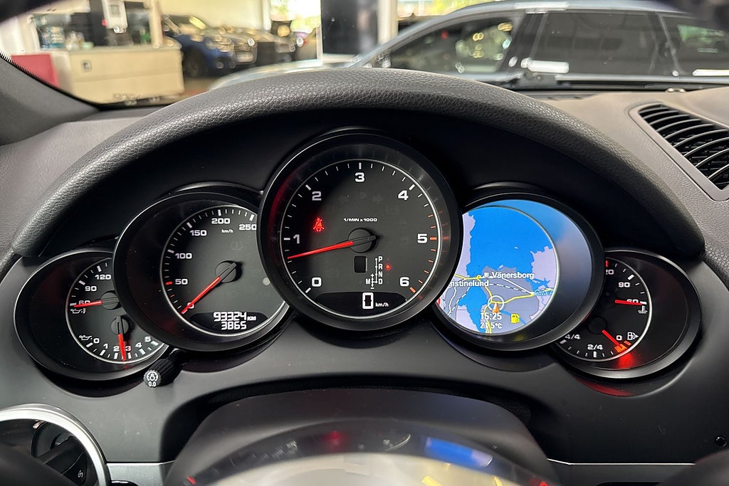 Porsche Cayenne 2016 - miniatyr 10