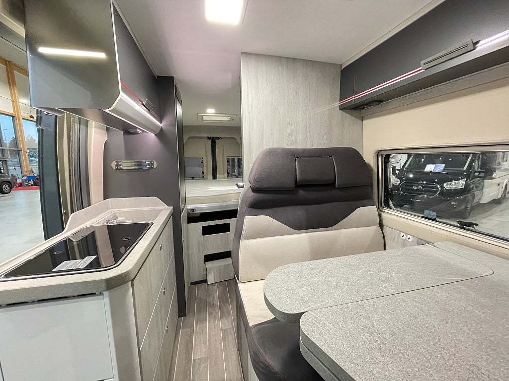 Ci Kyro Duo XL Elite / Truma Diesel / Höj och sänkbarsäng / Solcell - Ci