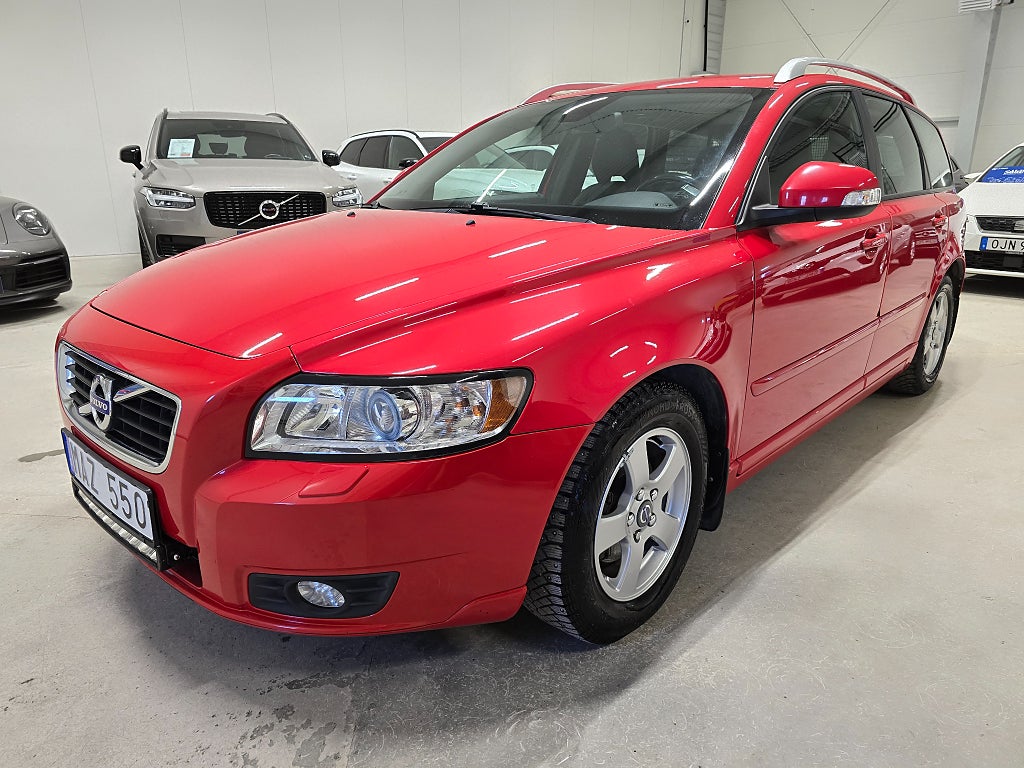 Volvo V50 D2 Momentum *Dragkrok *Skinn