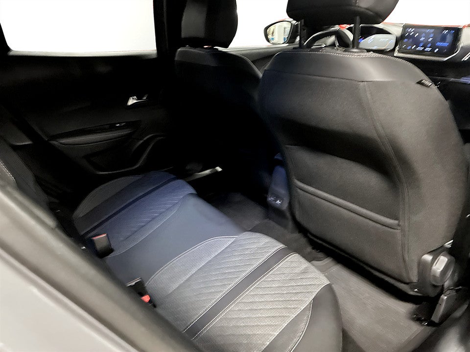 Bild på Peugeot 2008 ALLURE 1.2 PT 130hk Aut CARPLAY BACKKAMERA