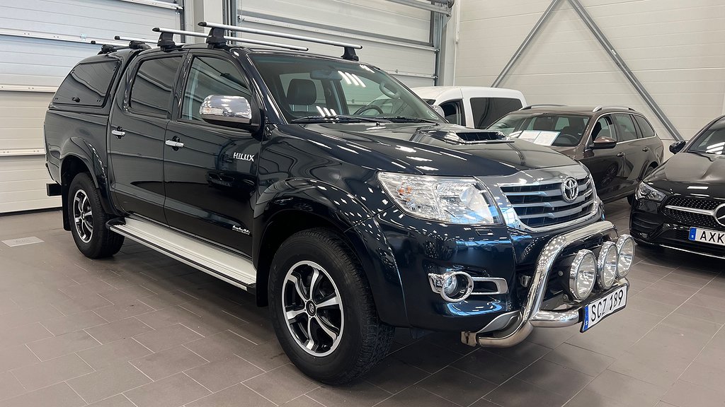 Toyota Hilux 3.0 D-4D 4x4  INVINCIBLE Låga mil Välvårdad