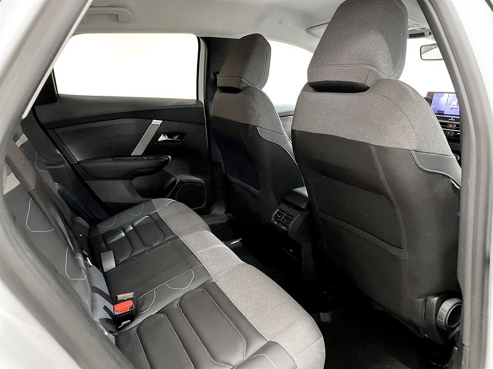 Bild på Citroën C4 X Shine 1.2 PT 130hk Aut - 360-KAMERA, CARPLAY