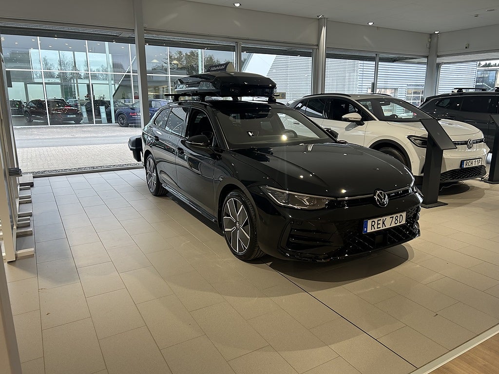 Volkswagen Passat eHybrid 272 R-Line Black Drag OMG Lev Choice Kampanj