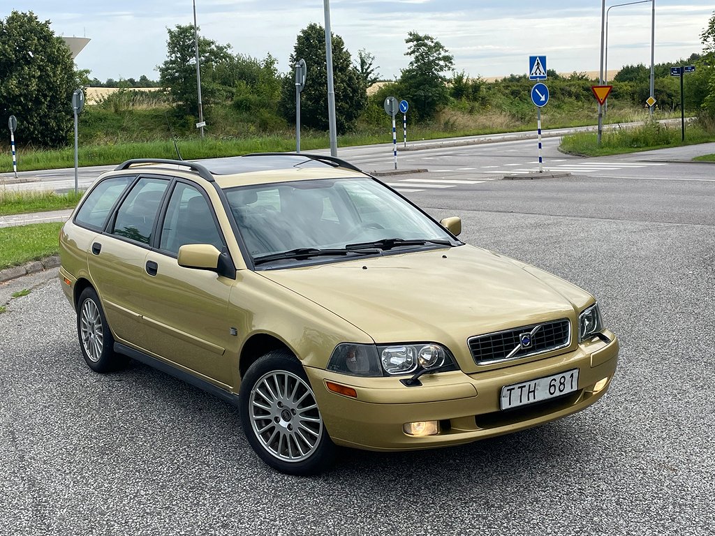 Volvo V40 T4 | Taklucka | Nybesiktigad | Välutrustad 200HK