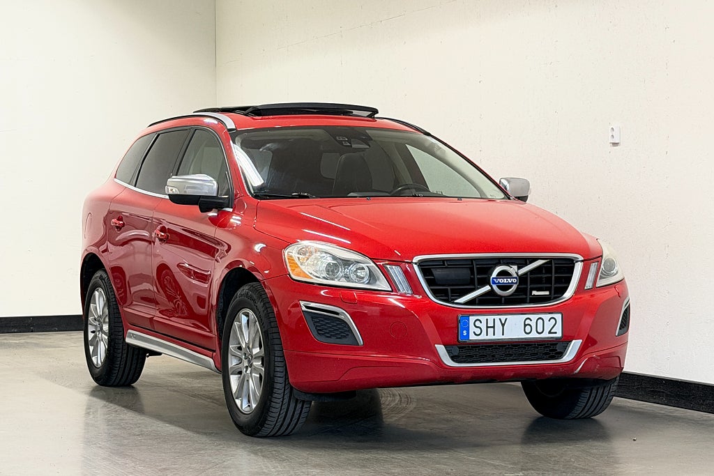 Volvo XC60 D5 AWD 205hk R-Design BLIS Pano Navi Drag *Se Spec