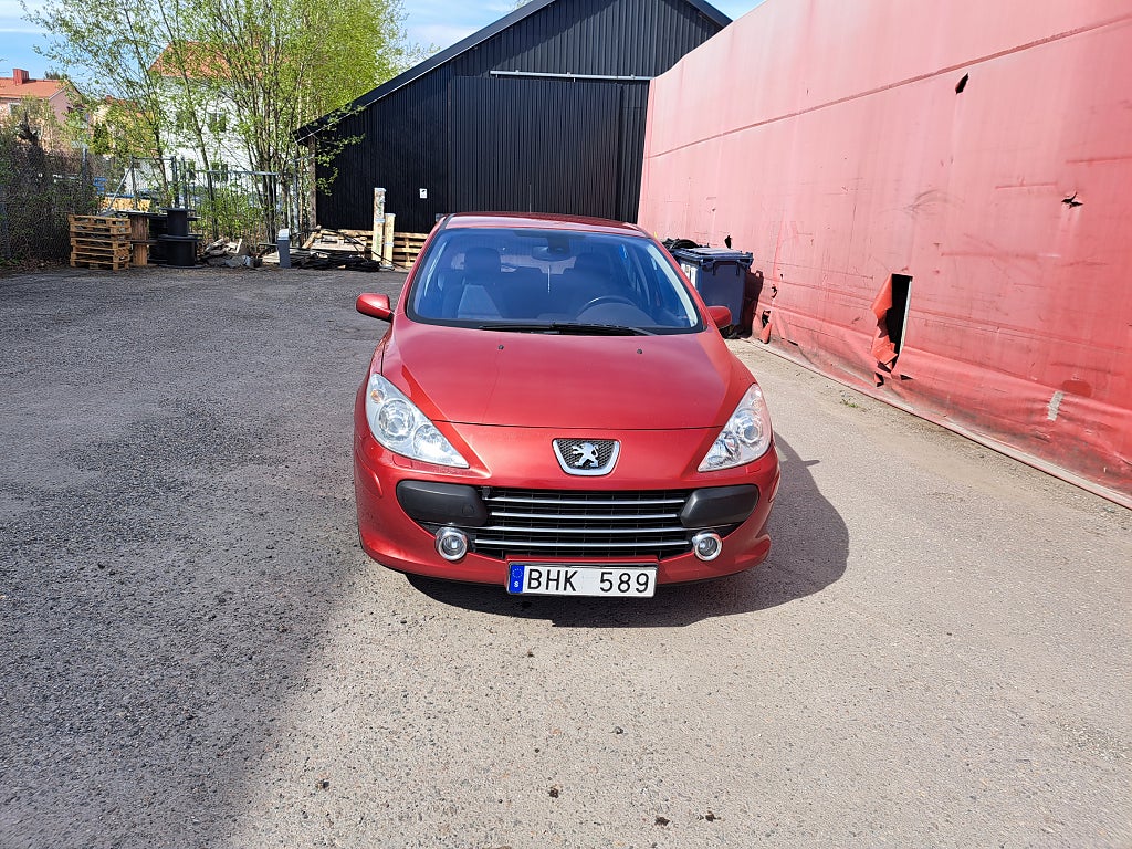 Peugeot 307 5-dörrar 1.6 HDi Euro 4  NY besiktad