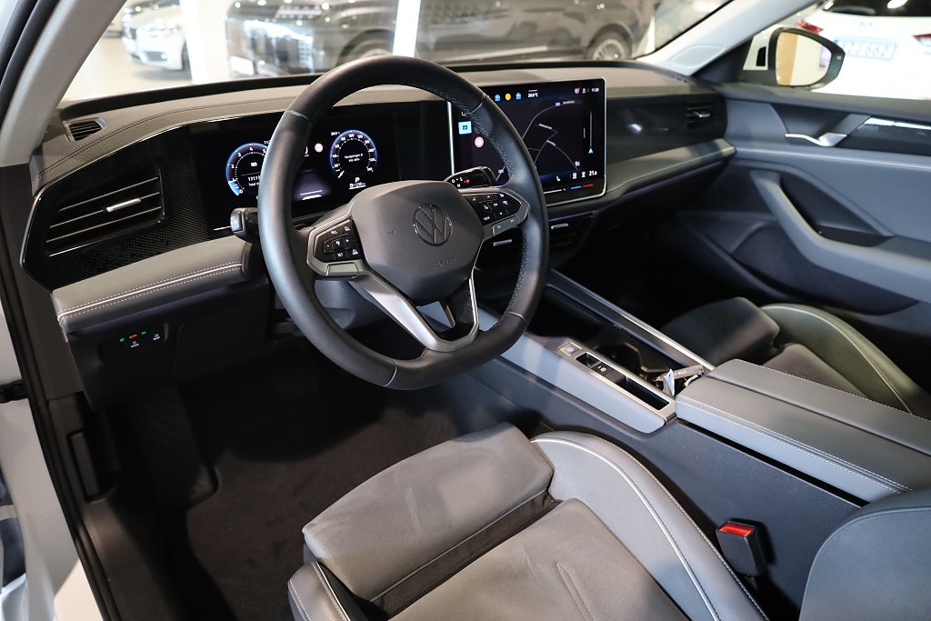 Volkswagen Passat Sportscombi 1.5 eTSI AUT Business Drag Värmare Massage 2025
