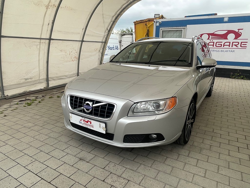 Volvo V70 D3 Geartronic Summum NYSERVAD DRAG P-SENS M-VÄRMARE
