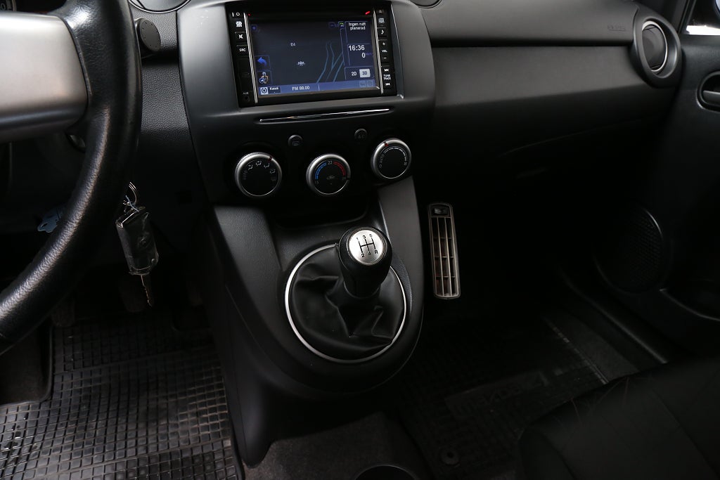 Mazda 2 1,3 84hk Spirit 5-dörrar P-sensor Motorv Nybesikt 2013