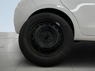 Toyota Yaris Hybrid e-CVT S&V-hjul/Kamera/Farthållare/Bluetooth