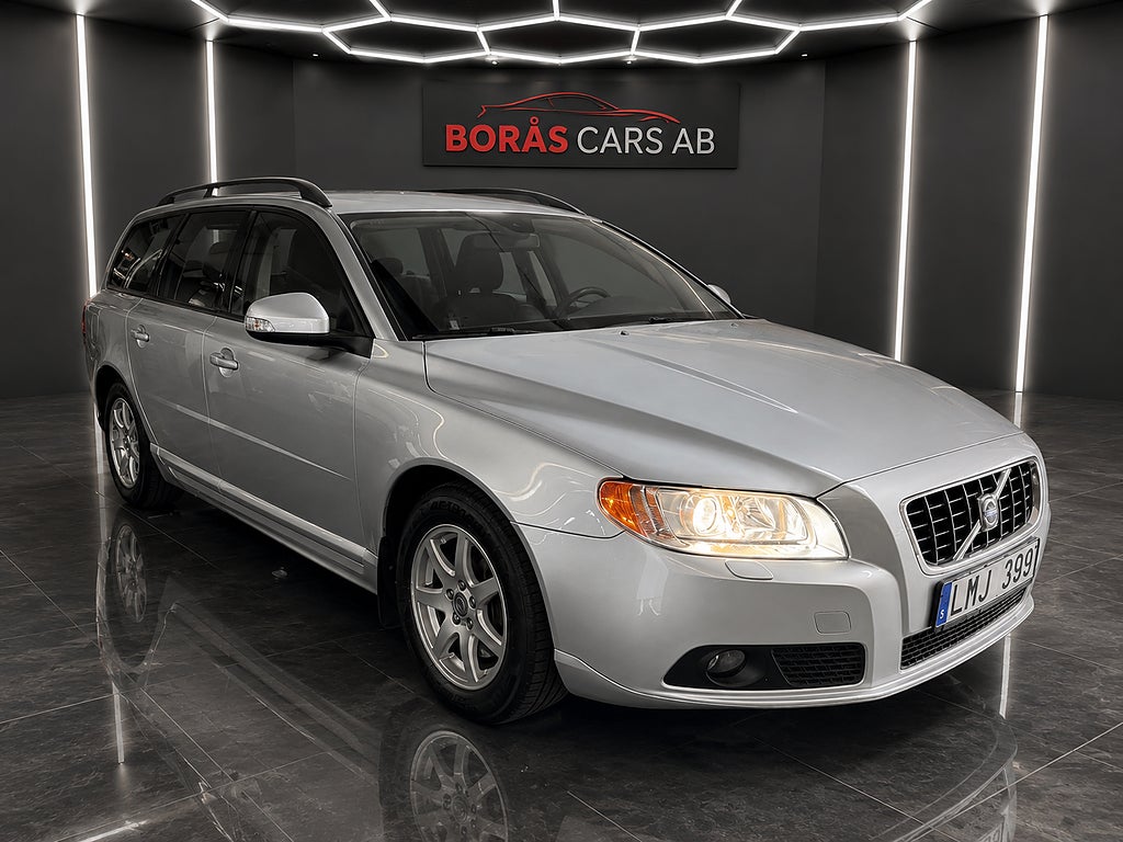 Volvo V70 2.5FT (200hk) Momentum*1000kr/mån*dragkrok*