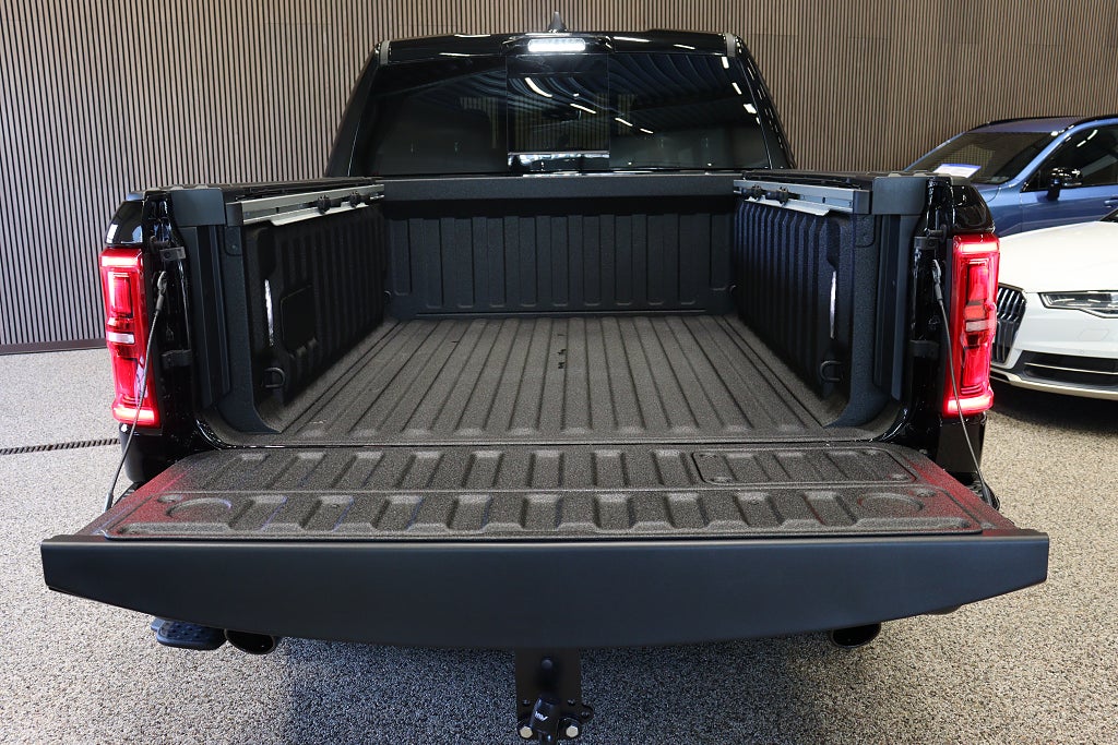 Dodge RAM 1500 Limited Night Rambox 540hk Hurricane