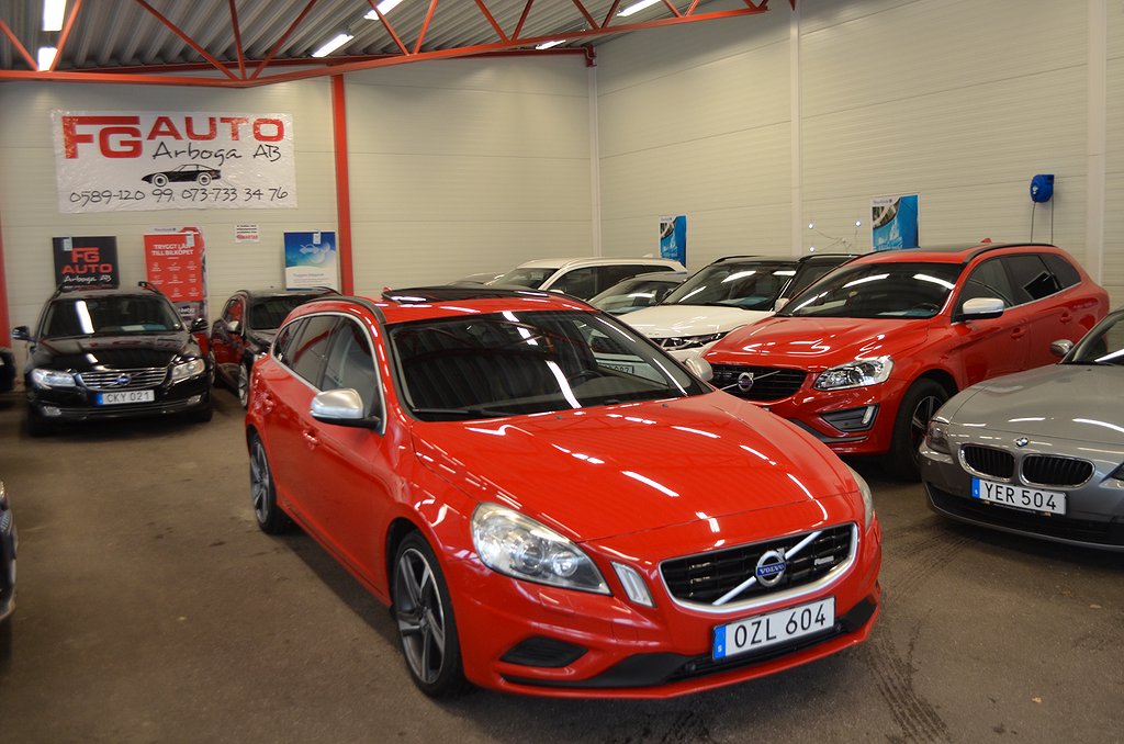 Volvo V60 D4 R-Design 163 hk VOC Drag Pano Navi