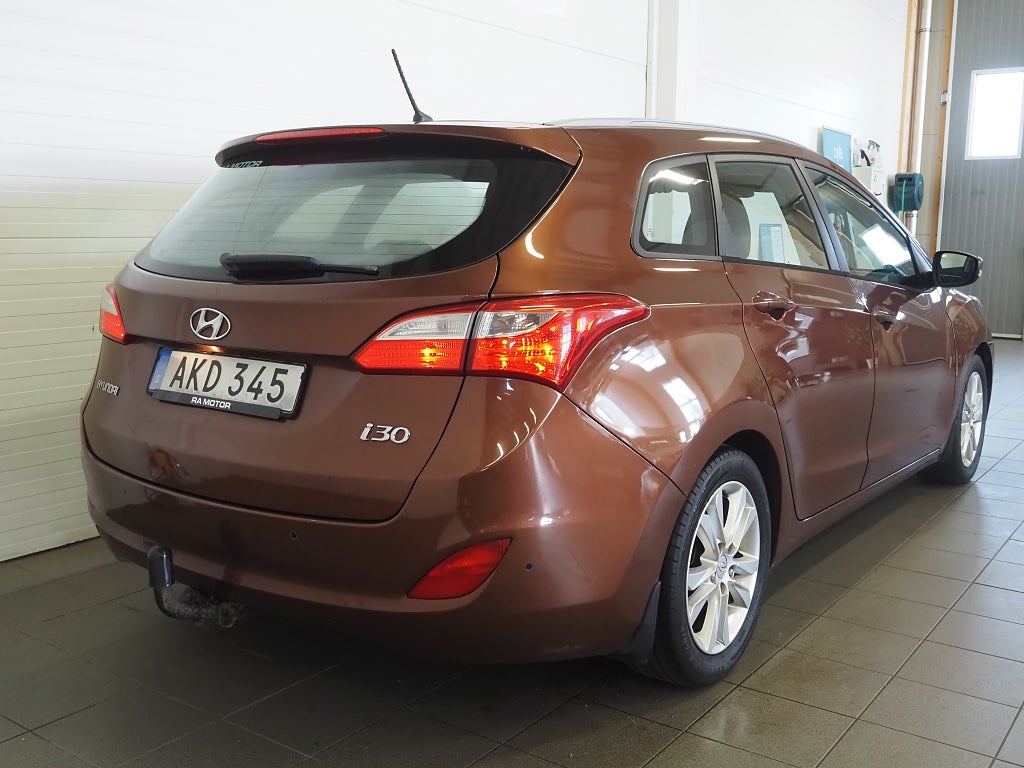 Hyundai i30 Kombi 1.6 GDI 135hk Aut Business Dragkrok Motorvärmare 2014