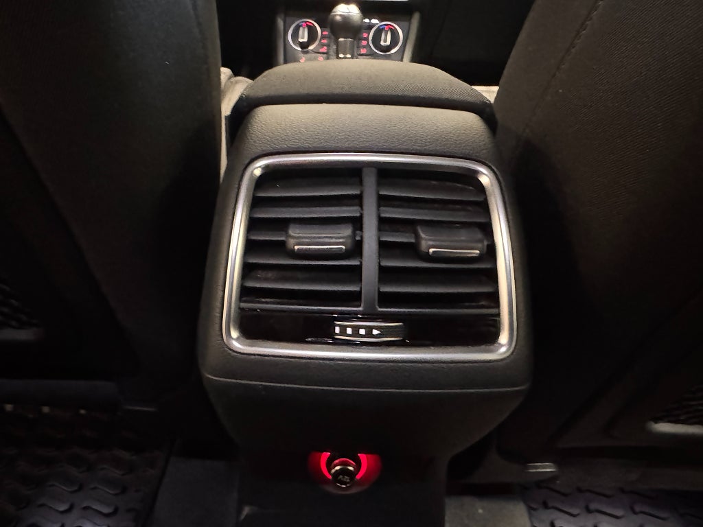 Audi Q3 2017 - miniatyr 36