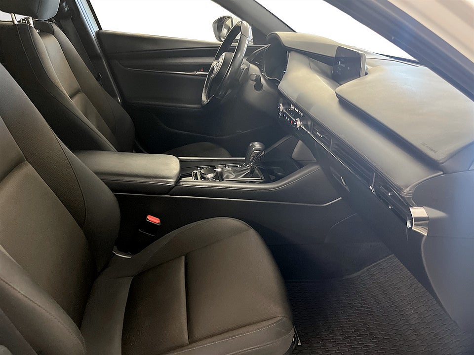 Bild på Mazda 3 Hatchback Sky 2.0 150hk Aut - B-KAMERA,HUD,BOSE