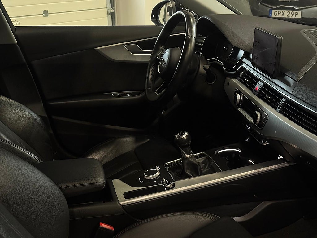 Audi A4 Sedan 2.0 TDI Sport Helläder Keyless 20" LED RS Front