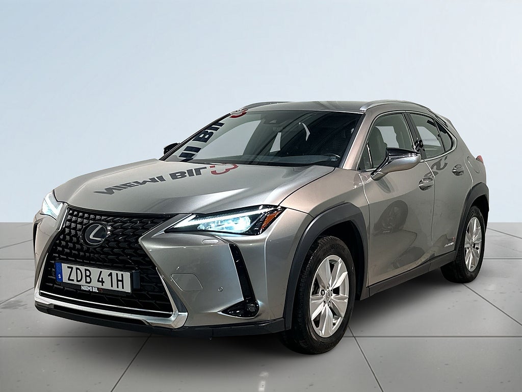 Lexus UX 250h E-Four CVT Rattvärme Kamera Psens CarPlay SoV