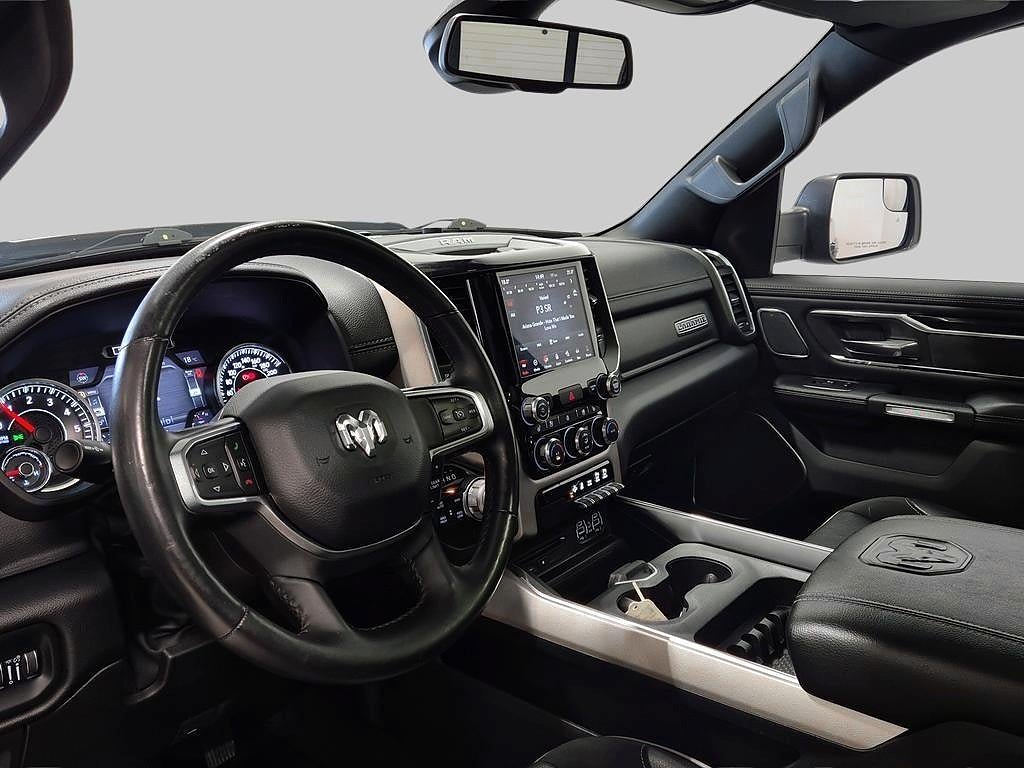 Dodge RAM 1500 Crew Cab Laramie Night Edition V8 HEMI Luftfj.