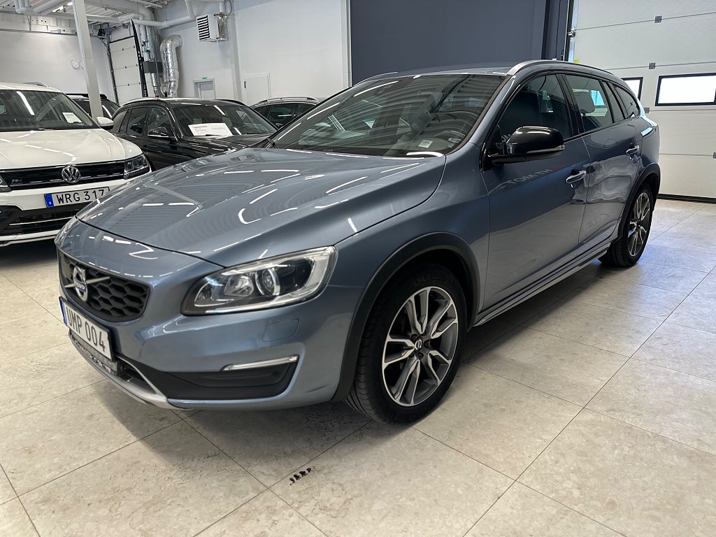 Volvo V60 Cross Country D4 AWD Geartronic Summum/P-Sensorer/