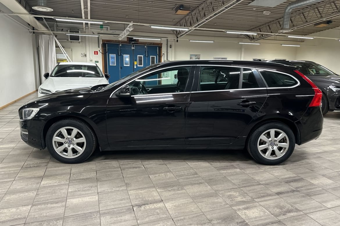 Volvo V60 D2 S/S Momentum 2014, kuva 2/10