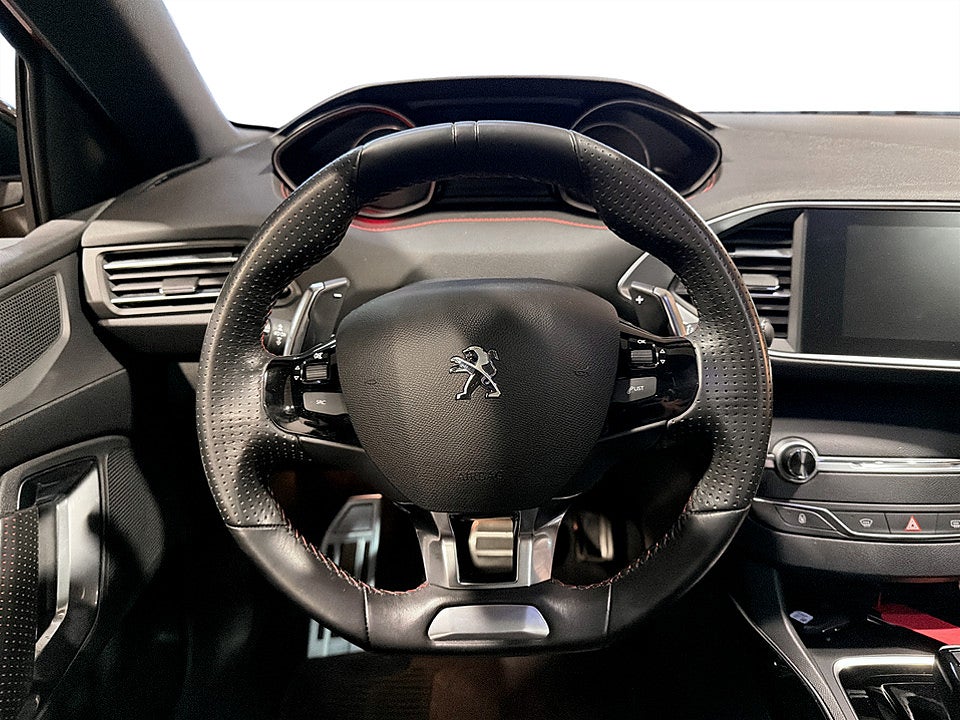 Bild på Peugeot 308 5D GT-Line 1.2 PT 130hk Aut PANO P-SENSORER