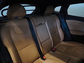 Halvkombi Volvo V40 Cross Country 12 av 23