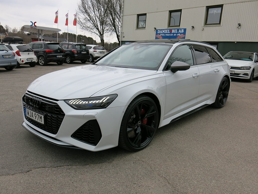 Audi RS6 Performance 630HK quattro 22" RS Design Rött //MOMS//