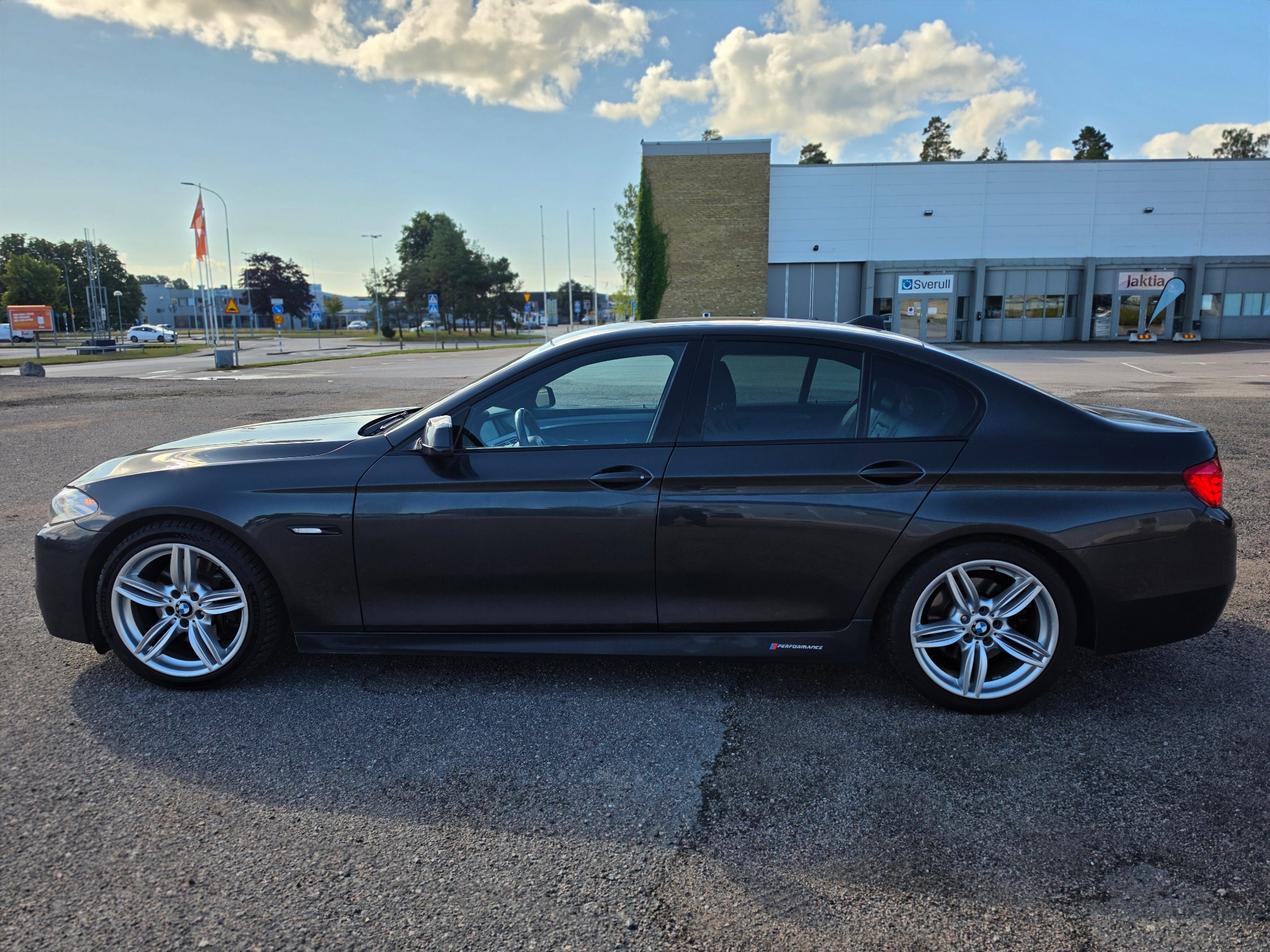BMW 530 2011, kuva 3/60