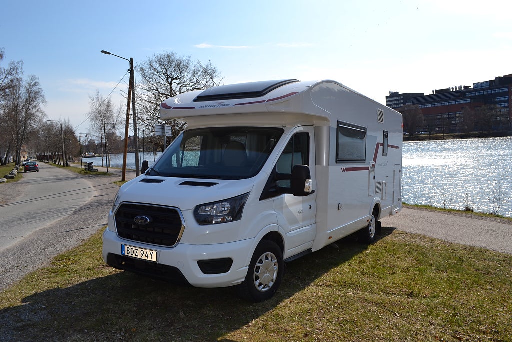 Roller Team FORD Campervan 2.0 KRONOS 274 TL HUSBIL Våningssäng