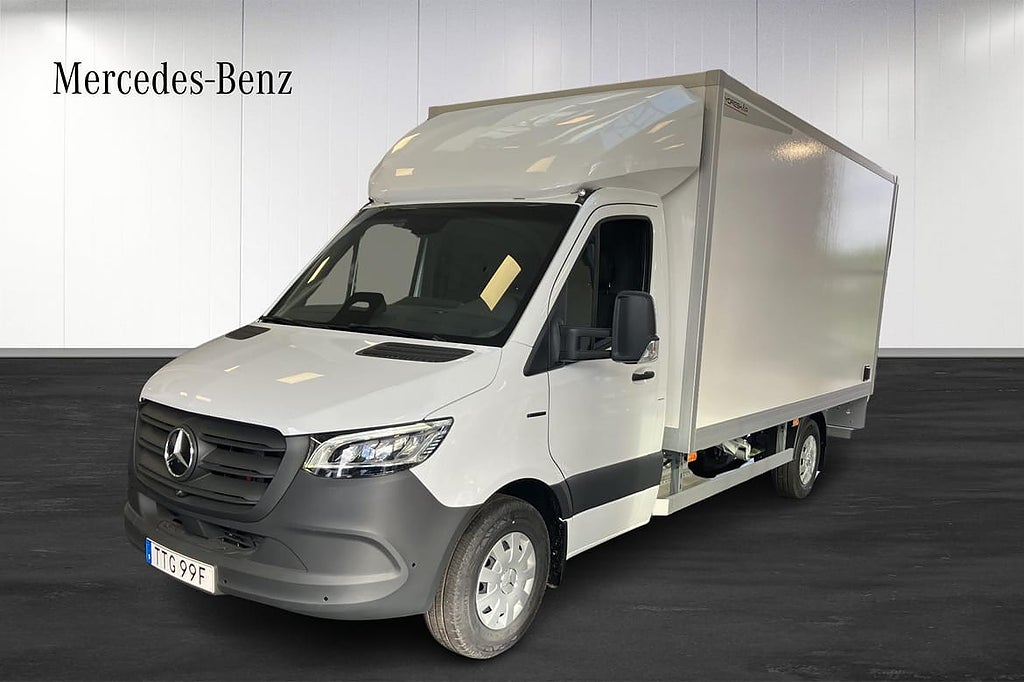 Mercedes-Benz eSprinter 420 volymskåp med bakgavellyft fö...