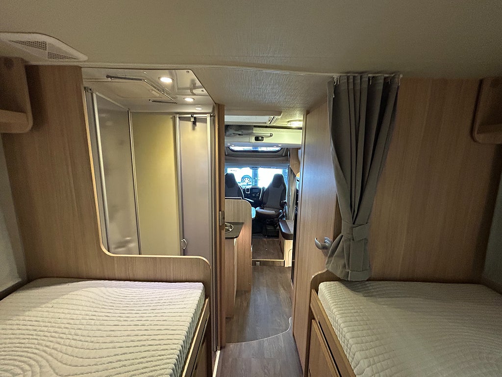 Sunlight Capron T68 / Taksäng /Solcell / Ugn / Utv. dusch  - Sunlight