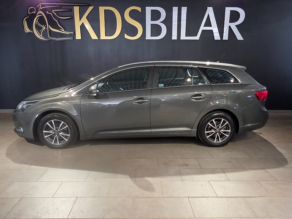 Toyota Avensis 2.0 D-4D Business Kombi Euro5 124hk | Drag | Backkamera