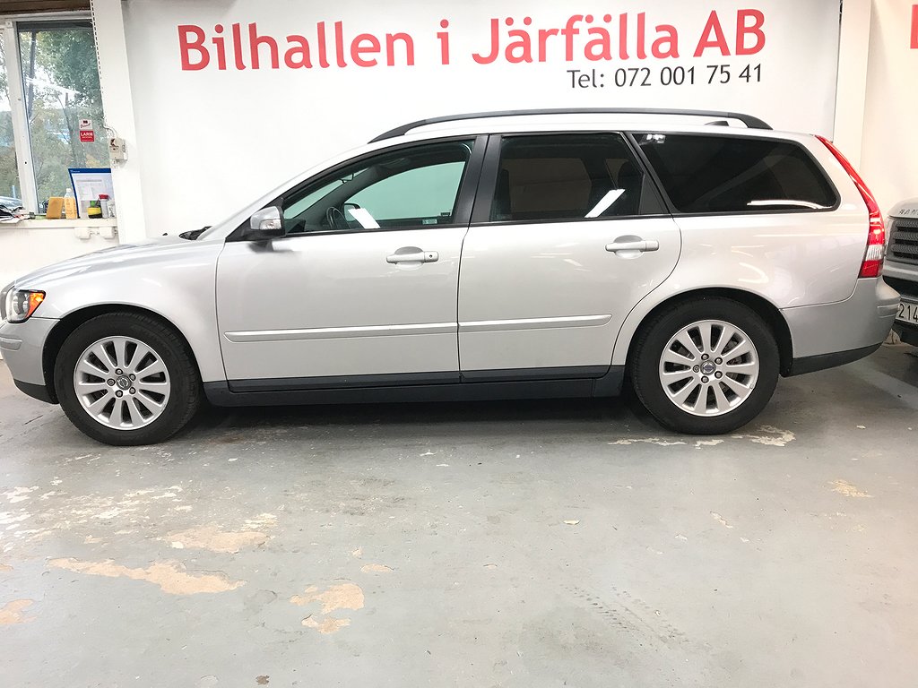 Volvo V50 2.0 D Momentum 4 ägare bes servad kamrem bytt 