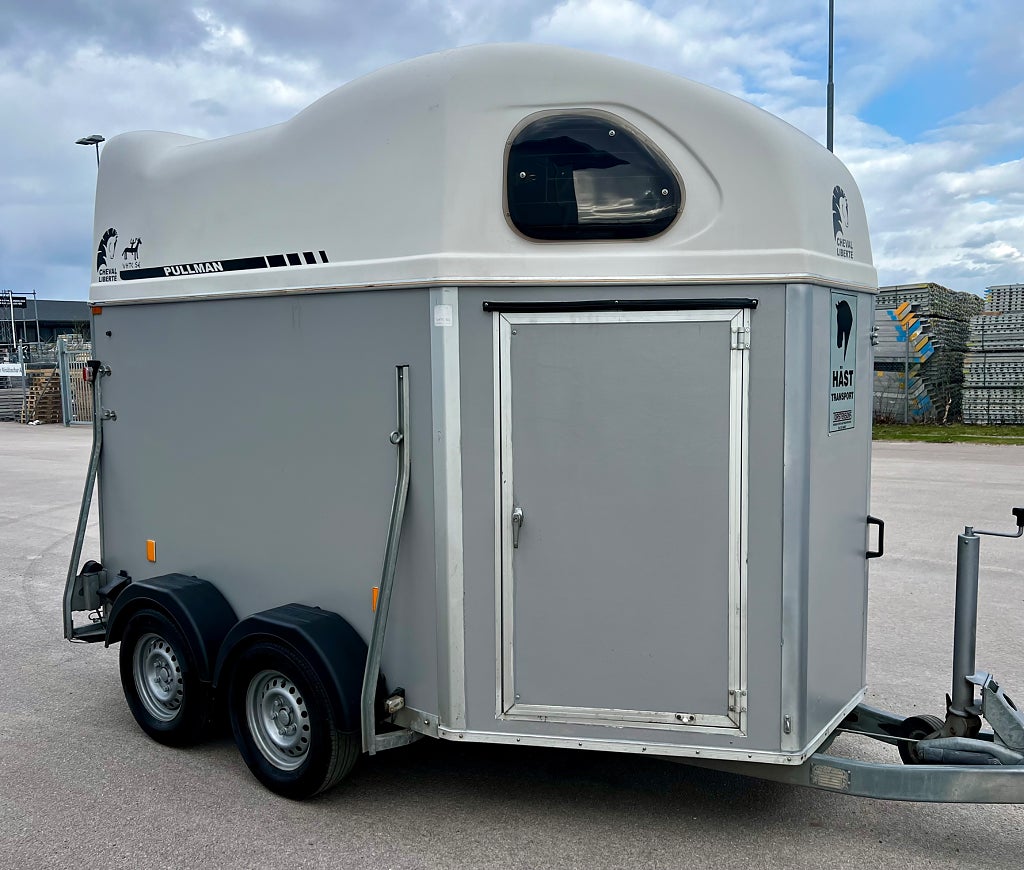 CHEVAL LIBERTE GOLD frontutlast - 14