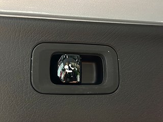 SUV Mercedes-Benz EQS 18 av 18