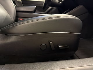 Tesla Model 3 Long Range AWD SoV-däck/Drag/Skinn/Navi/Kamera