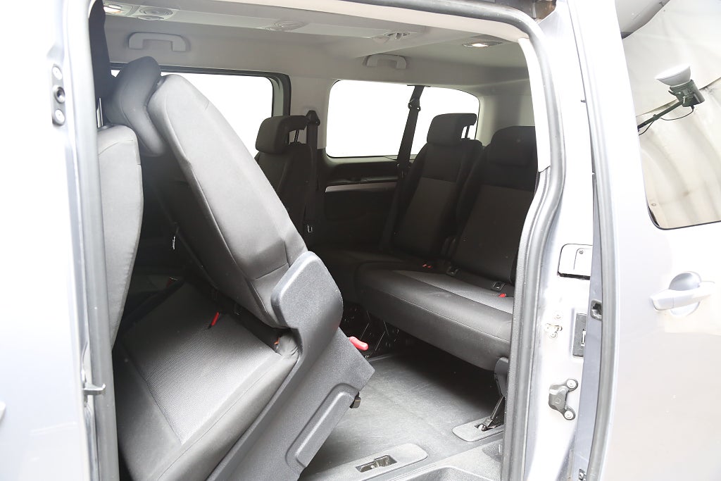 Toyota Proace Verso 2,0 D-4D 177hk Aut 9-sits Värmare Drag Leasbar 2024