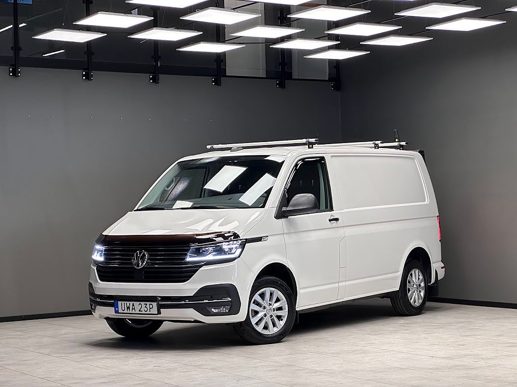 Volkswagen Transporter T30 2.0 TDI SCR / Drag / Värmare / Stege / Backkamera