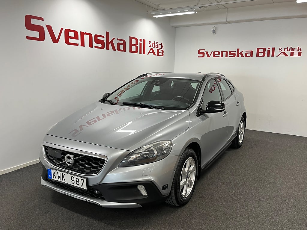 Volvo V40 Cross Country D2 Momentum (dragkrok) 2.99% Ränta