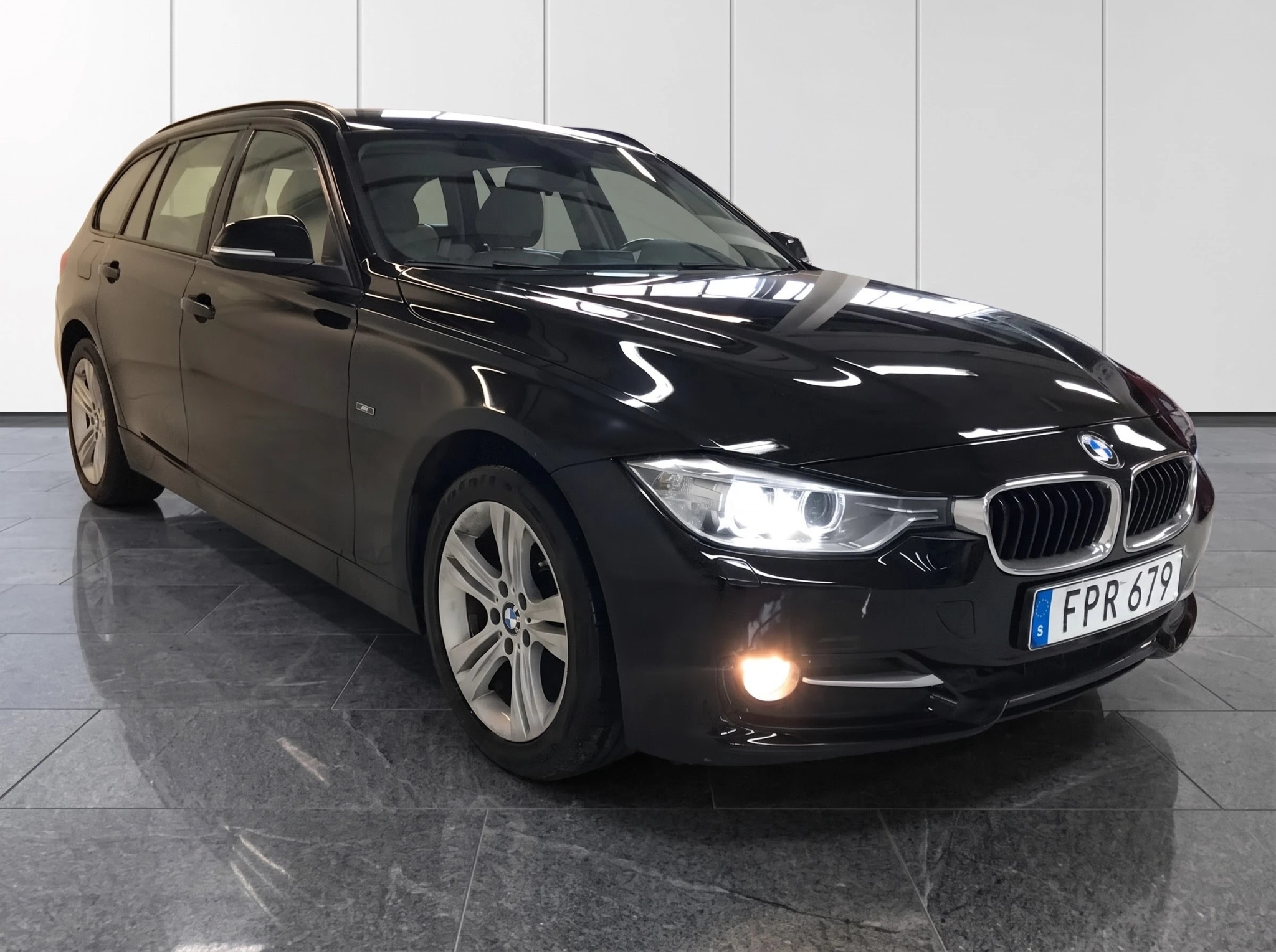 BMW 318 2015, bild 2/55