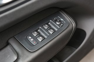 SUV Volvo XC60 19 av 28