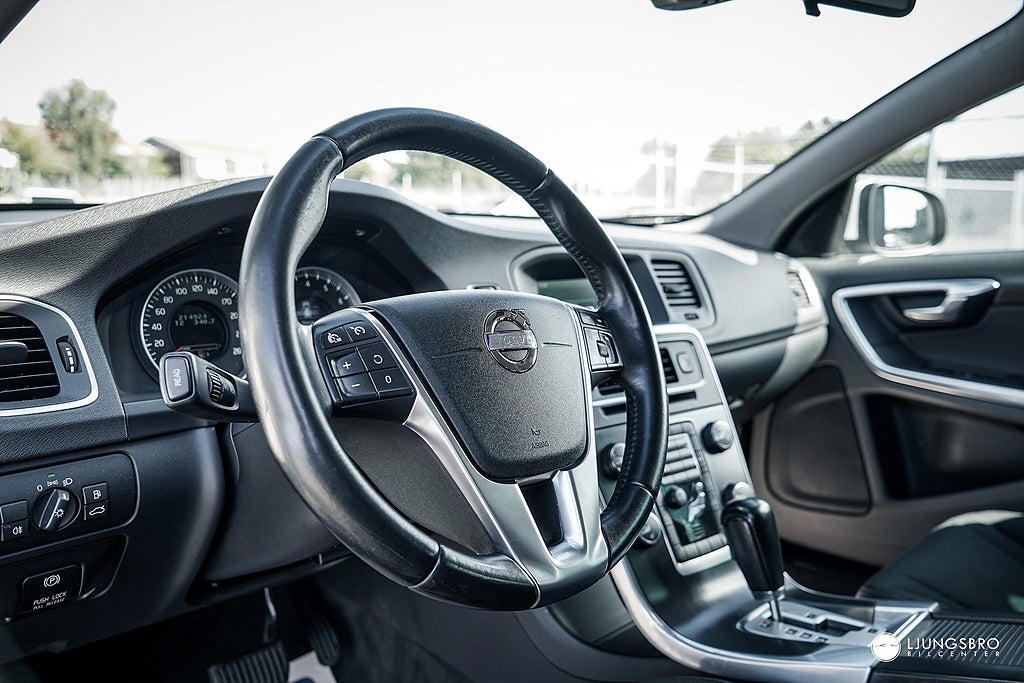 Volvo V60 2012 - miniatyr 4