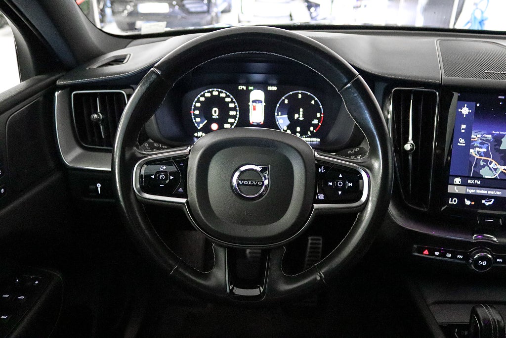 Volvo XC60 B5 AWD R-Design H/K Panorama HuD 360° Dragkrok VOC