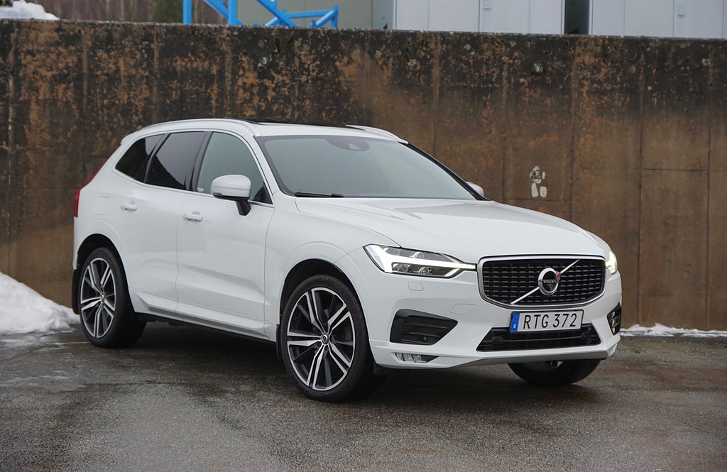 Volvo XC60 T5 AWD R-Design|Pano|H&K|360°|Drag|Värmare|