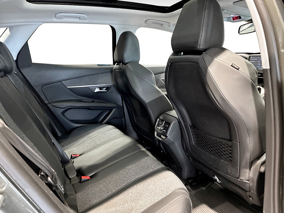 Bild på Peugeot 3008 Allure 1.6 BHDi 120hk Aut ELSTOL PANO DRAG