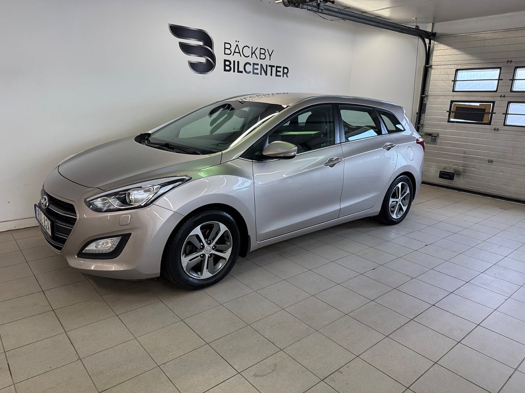 Hyundai i30 Kombi 1.6 CRDi PremiumEuro 6/1Brukare/Drag/Kamera/Navi