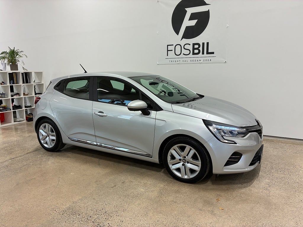 Renault Clio 1.0 TCe Zen Sommar och vinterdäck Bluetooth 