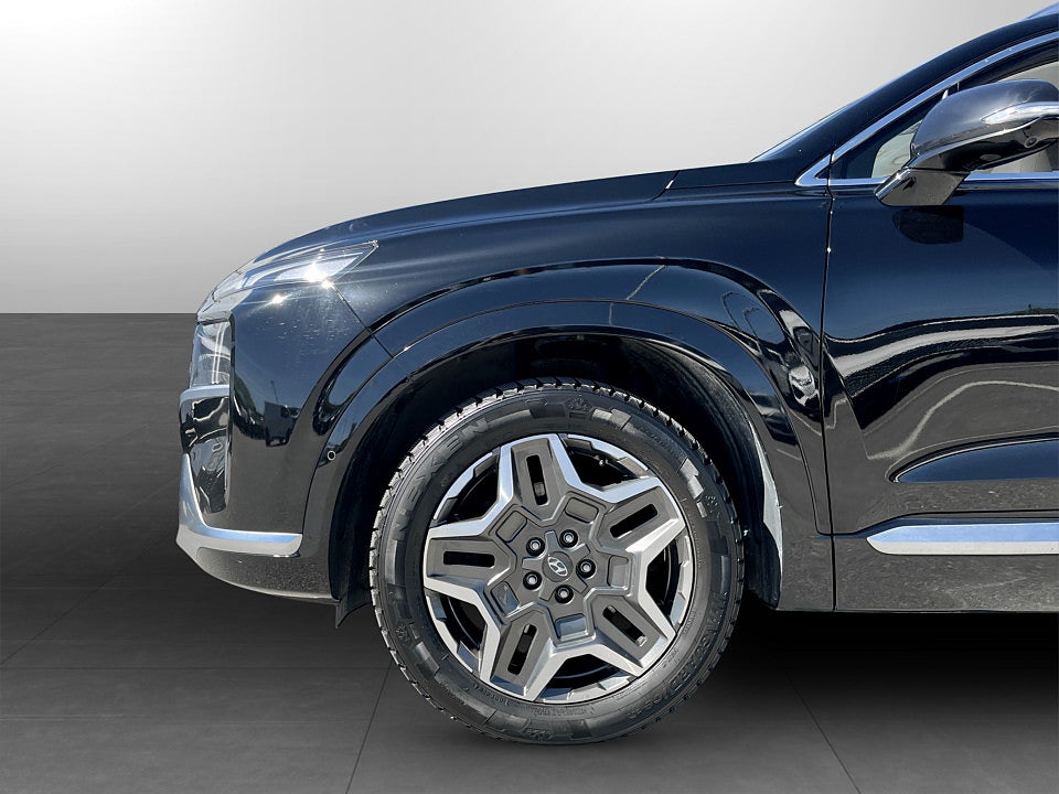 Bild på Hyundai Santa Fe PHEV Advanced 265hk Aut 4WD 7-SITS SKINNKLÄDSEL PANO
