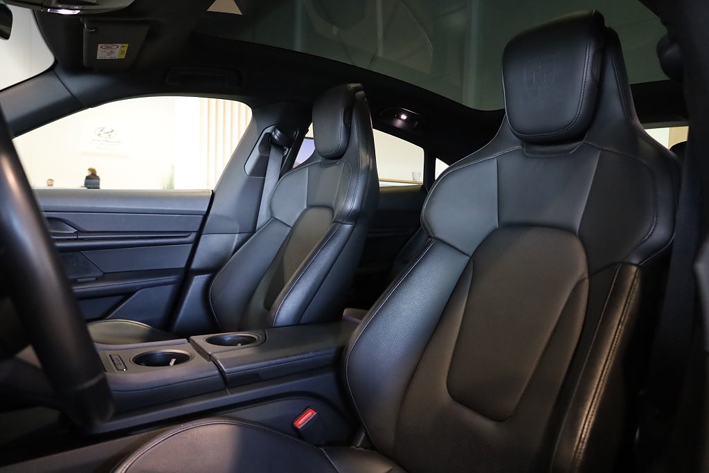 Porsche Taycan 4S DD+ 571HK Navi Pano Kamera Sport Chrono Matrix 2020